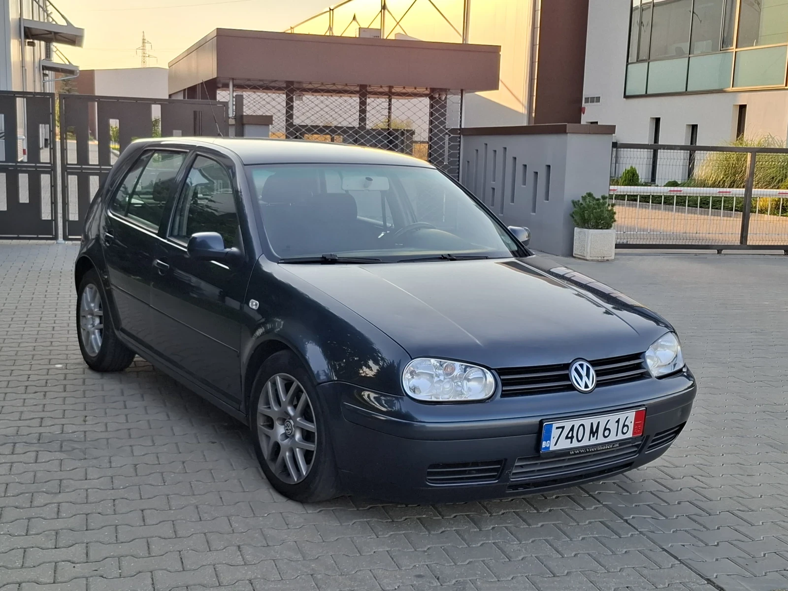 VW Golf 1.9TDI* (90кс)* * FACELIFT* * НОВ ВНOC* *  - изображение 10