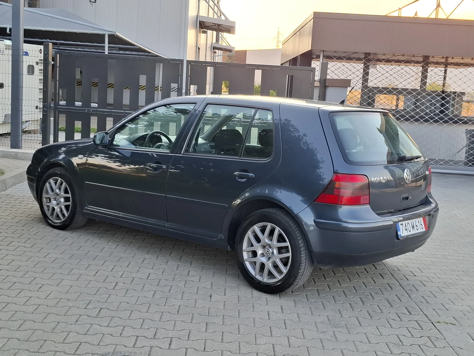 VW Golf 1.9TDI* (90кс)* * FACELIFT* * НОВ ВНOC* *  - изображение 5