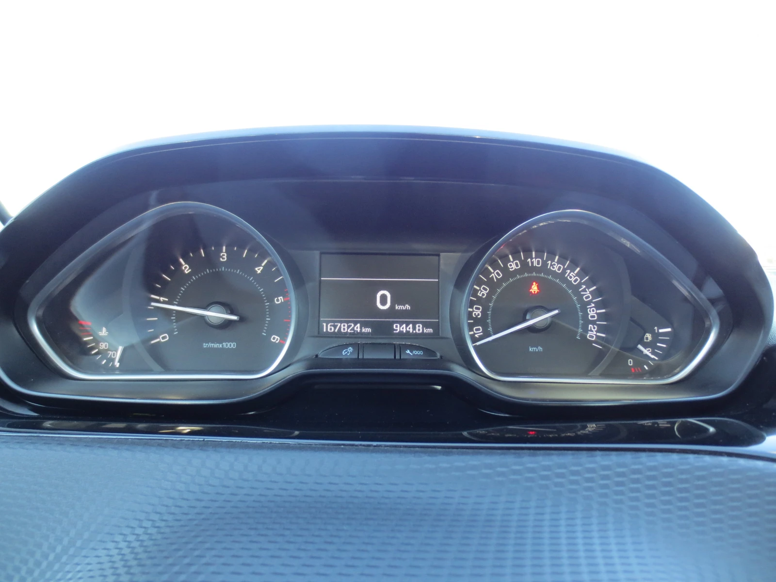 Peugeot 2008 1.6 e-HDI | Mobile.bg — изображение 11