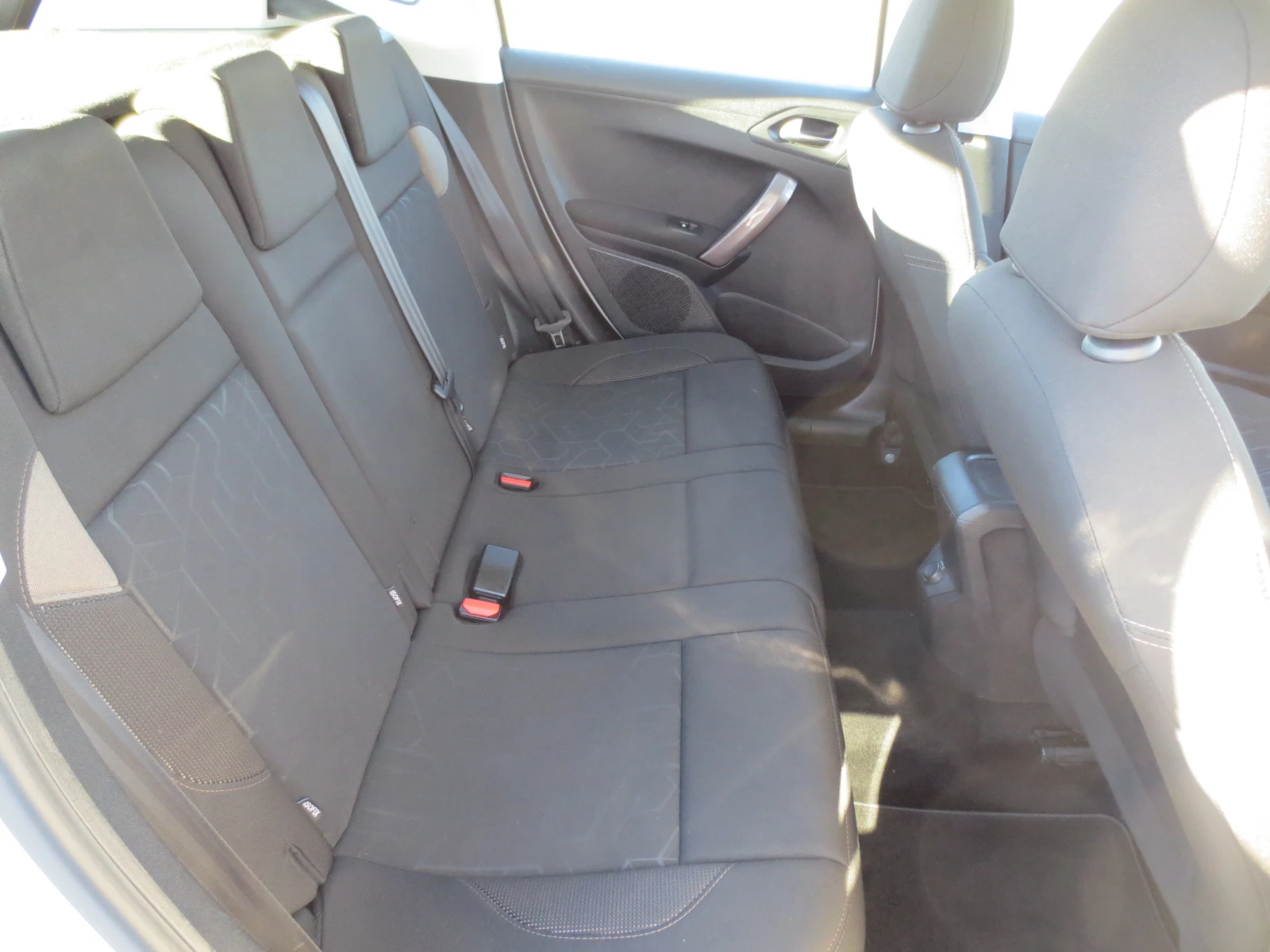 Peugeot 2008 1.6 e-HDI | Mobile.bg — изображение 13