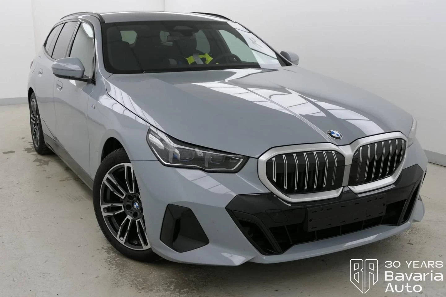 BMW 520 i Touring M Sport Paket Steptronic - изображение 4