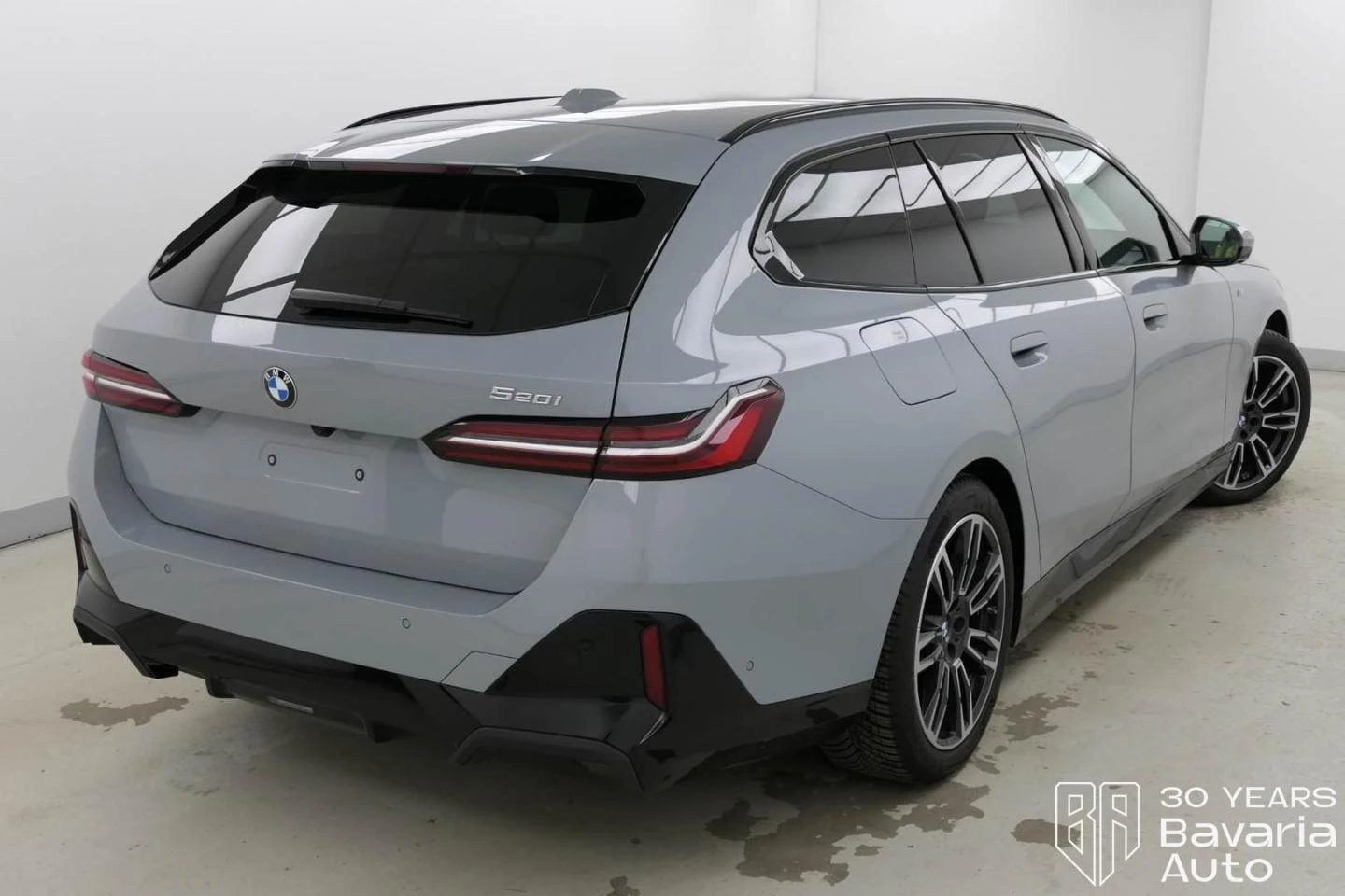 BMW 520 i Touring M Sport Paket Steptronic - изображение 3