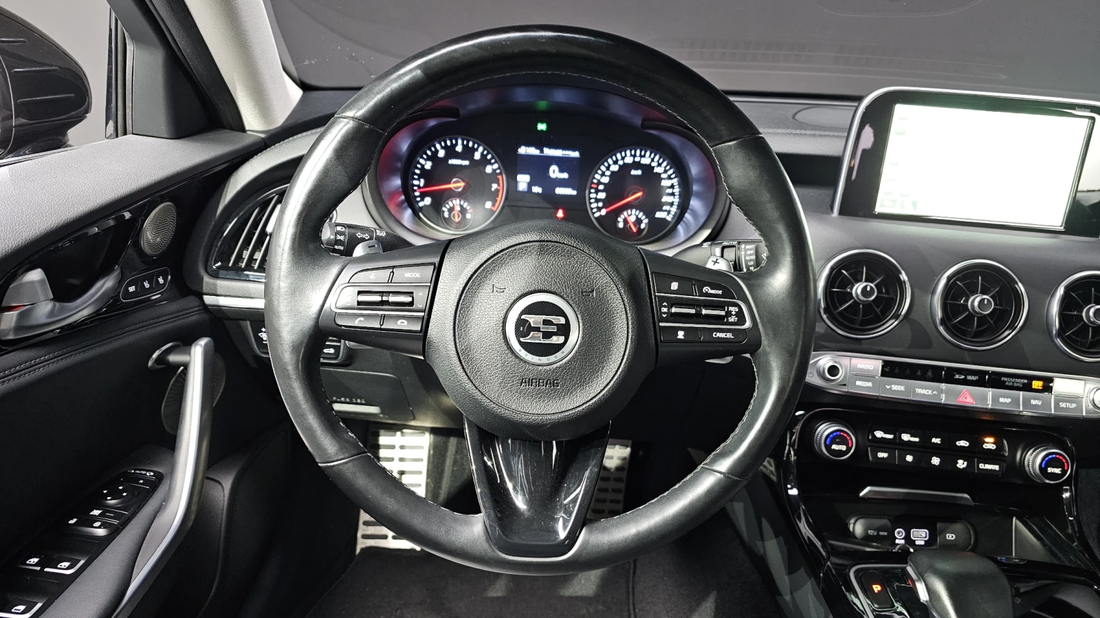 Kia Stinger 3.3T AWD MASTERS autogeorge.com | Mobile.bg � ����������� 12