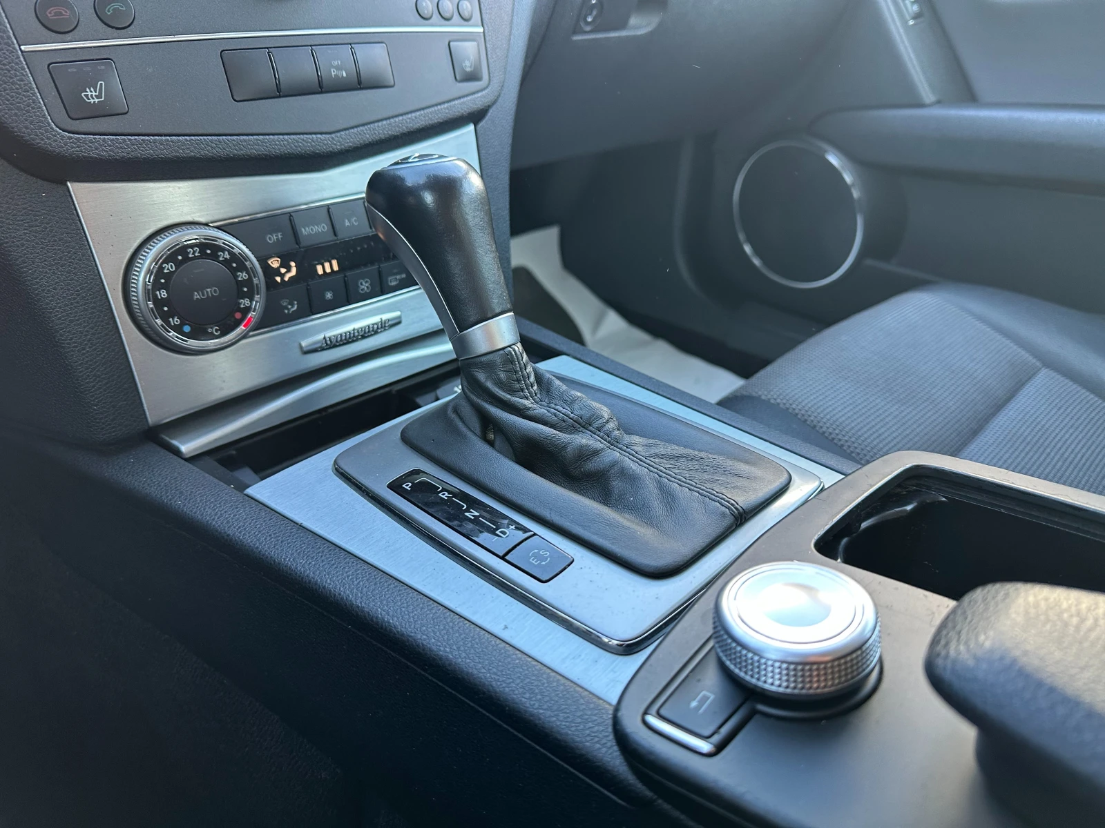 Mercedes-Benz C 220 2.2d 170 �.�./�������� �� �������� | Mobile.bg � ����������� 12