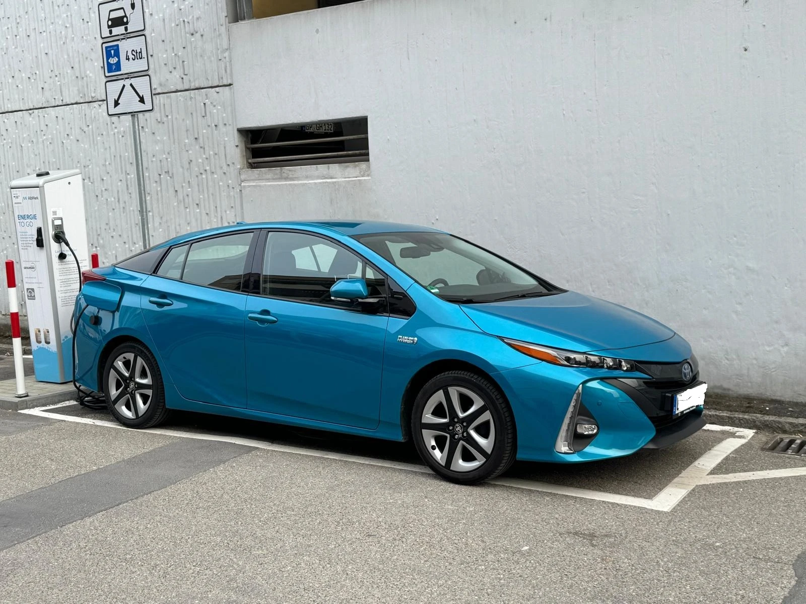 Toyota Prius Plug in Hibrid | Mobile.bg � ����������� 1