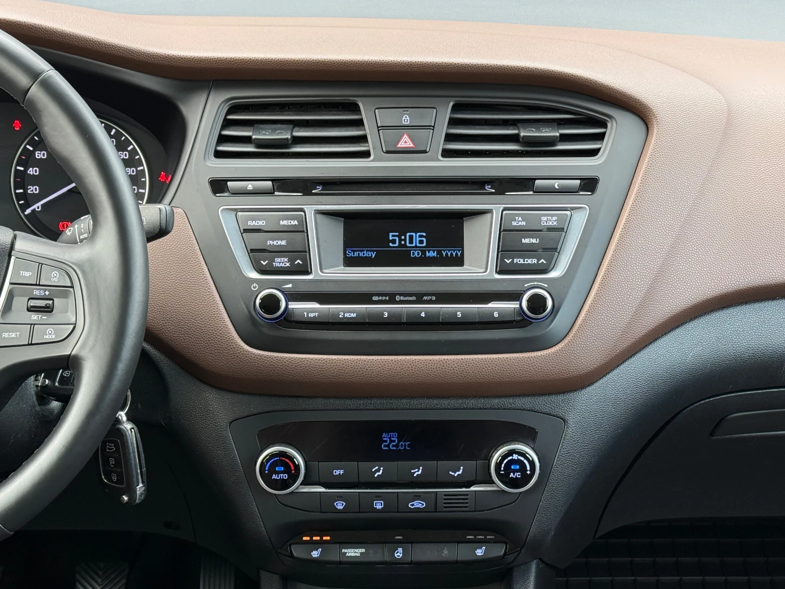 Hyundai I20 1.4i Coupe, LED, * 116 000км* KTEO OK! * COC* ТОП!, снимка 10 - Автомобили и джипове - 53872619