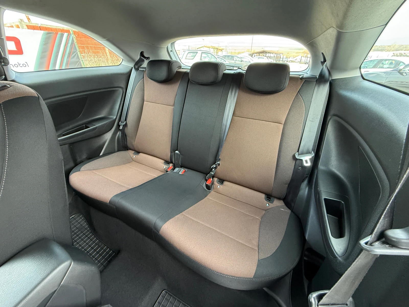 Hyundai I20 1.4i Coupe, LED, * 116 000км* KTEO OK! * COC* ТОП!, снимка 7 - Автомобили и джипове - 53872619