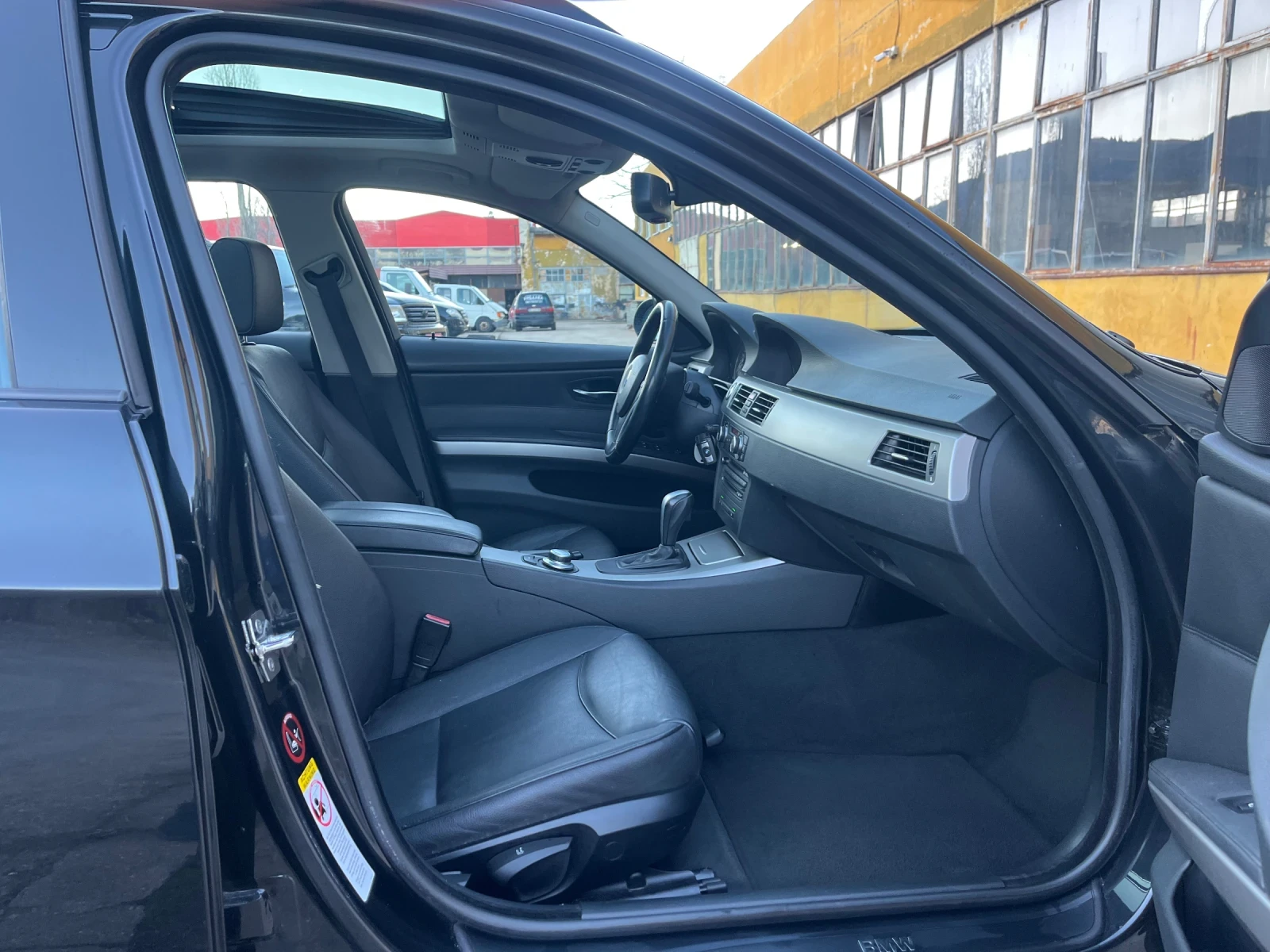 BMW 320 163к.с* FULL* ИТАЛИЯ, снимка 12 - Автомобили и джипове - 53949648