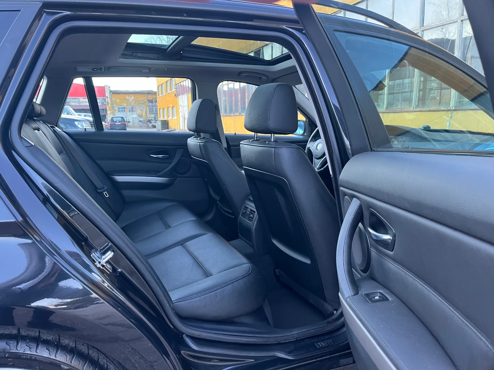 BMW 320 163к.с* FULL* ИТАЛИЯ, снимка 13 - Автомобили и джипове - 53949648