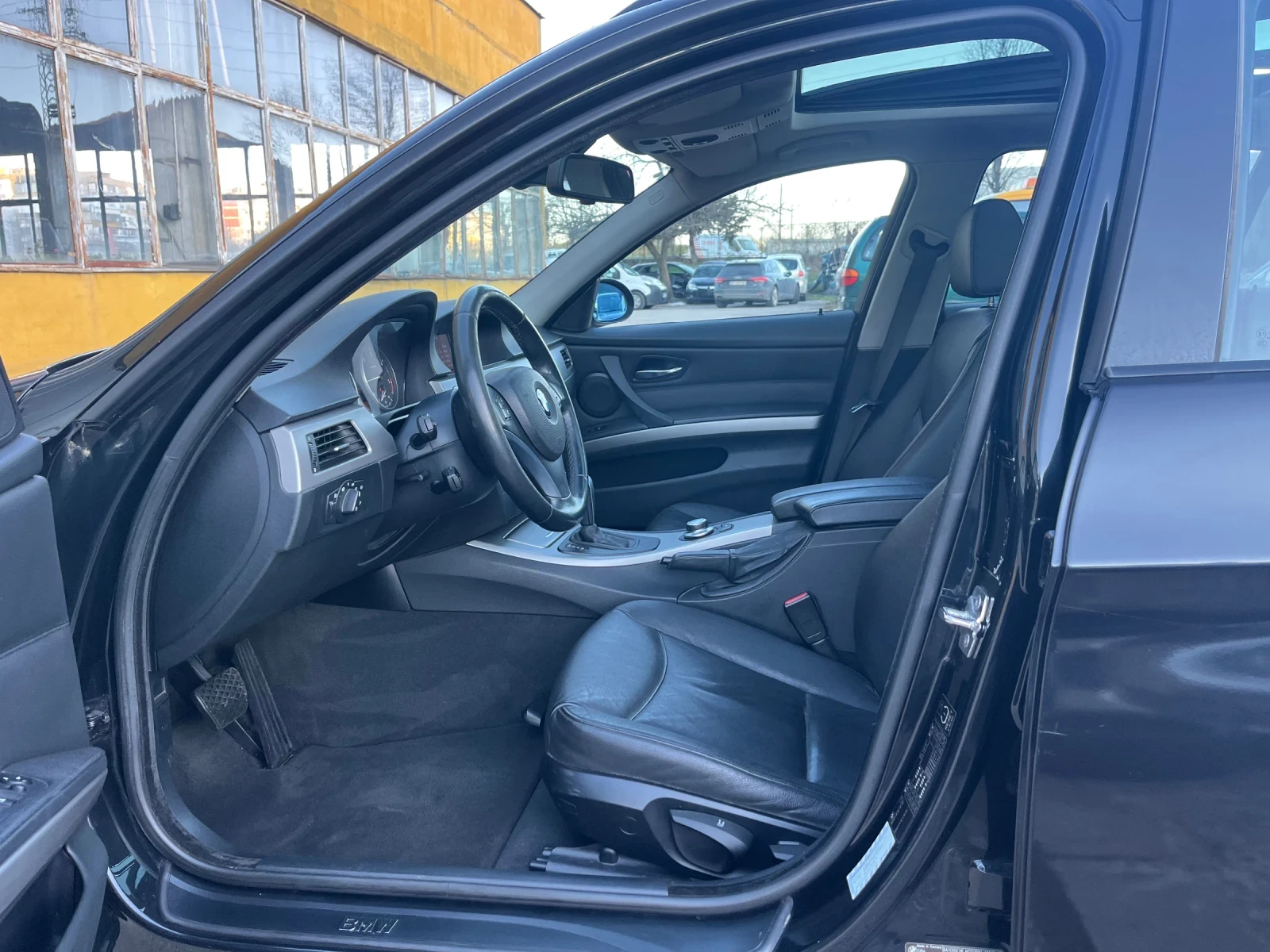 BMW 320 163к.с* FULL* ИТАЛИЯ, снимка 9 - Автомобили и джипове - 53949648