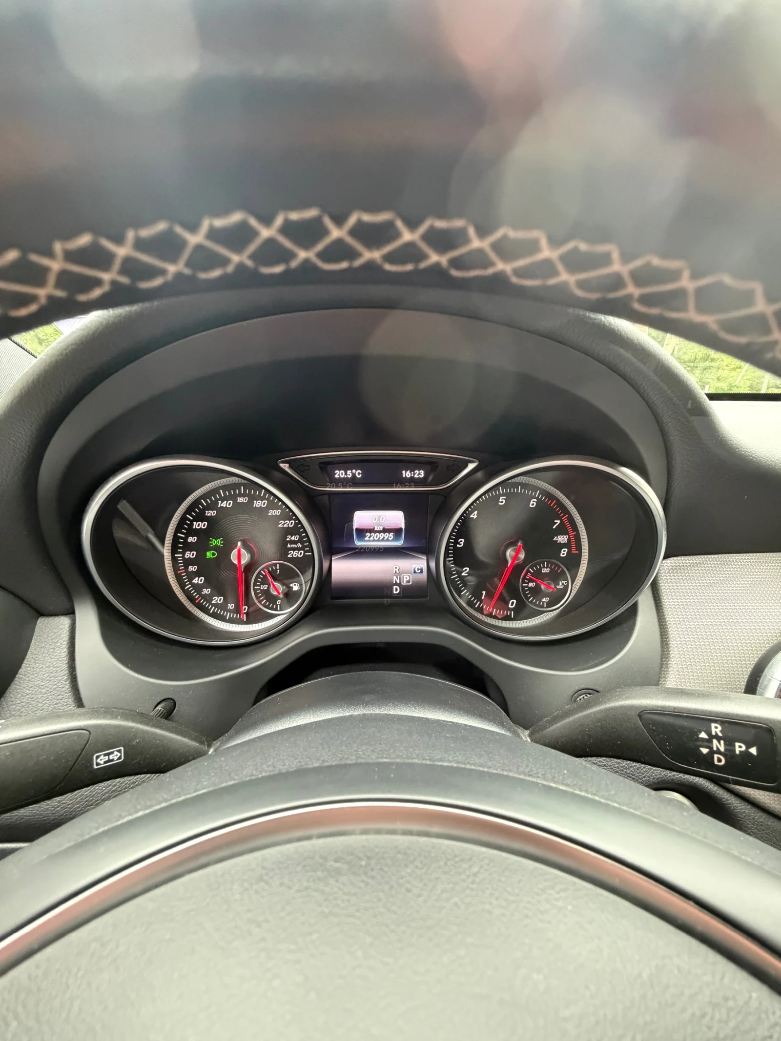 Mercedes-Benz CLA 250 4 MATIC, снимка 9 - Автомобили и джипове - 54583598