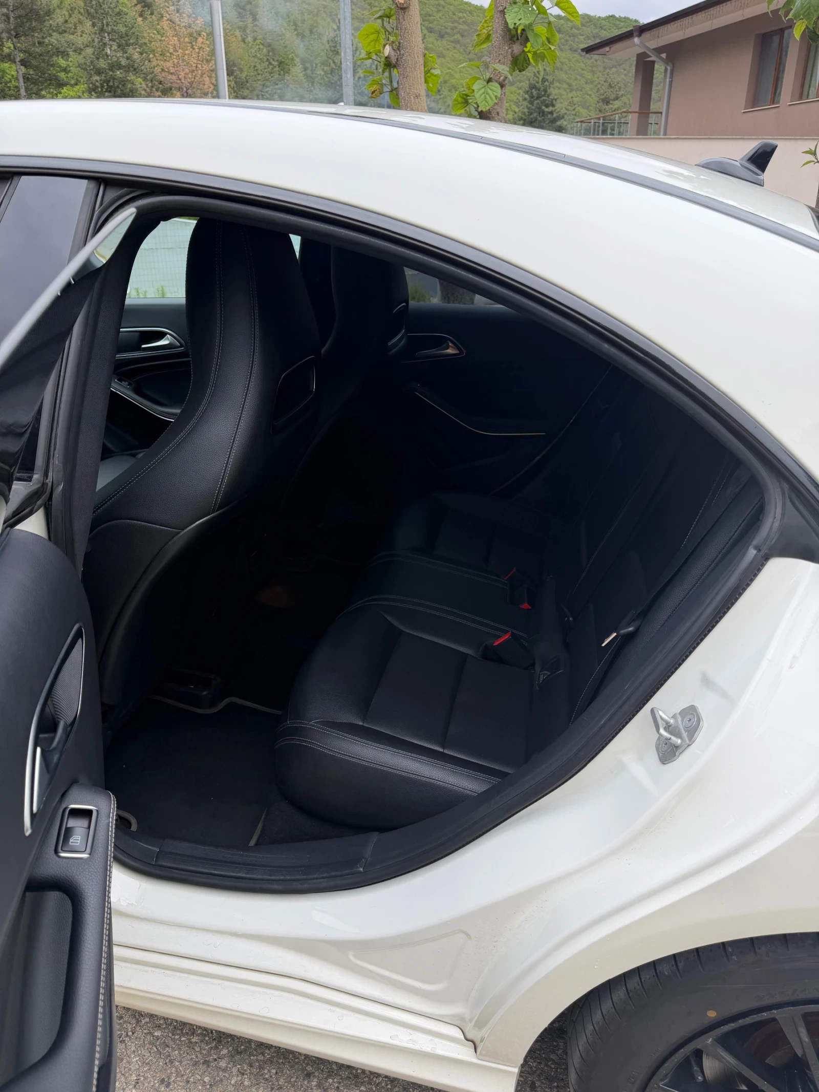 Mercedes-Benz CLA 250 4 MATIC, снимка 8 - Автомобили и джипове - 54583598