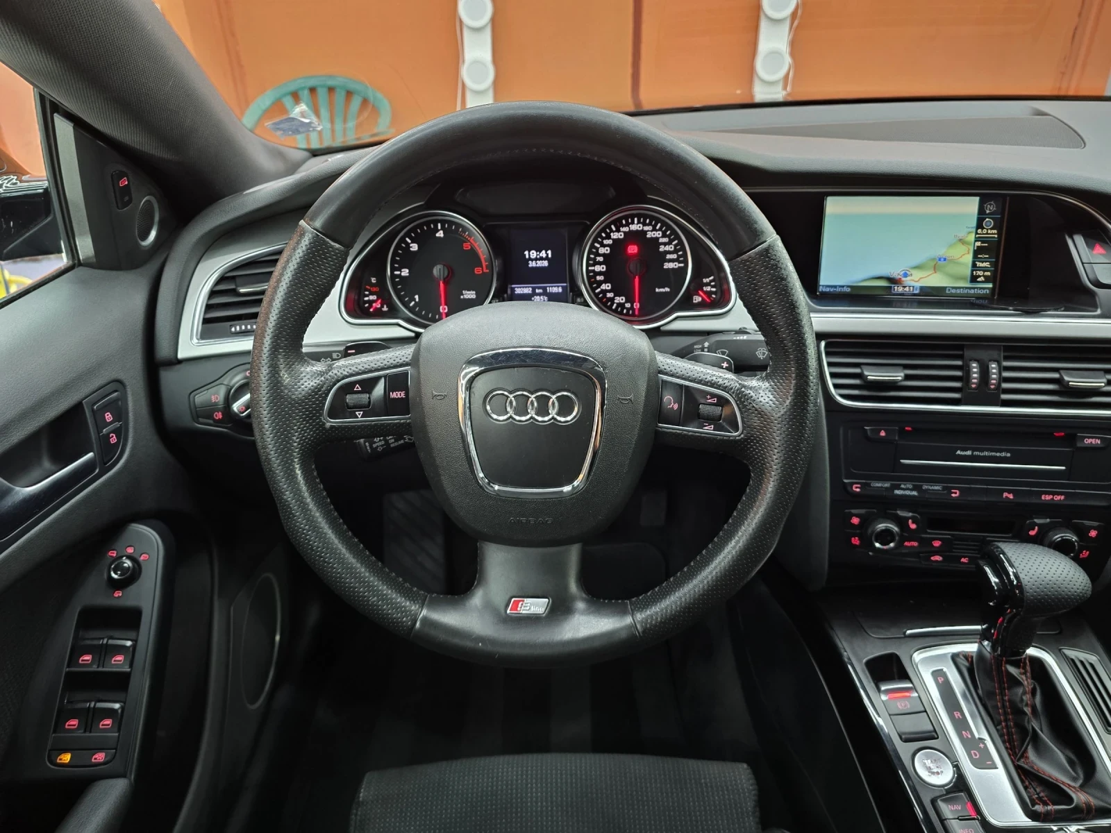 Audi A5 3.0 TDI S-line/Distronic/B&O/Keyle/Blind Spot/Lain, снимка 11 - Автомобили и джипове - 55426990