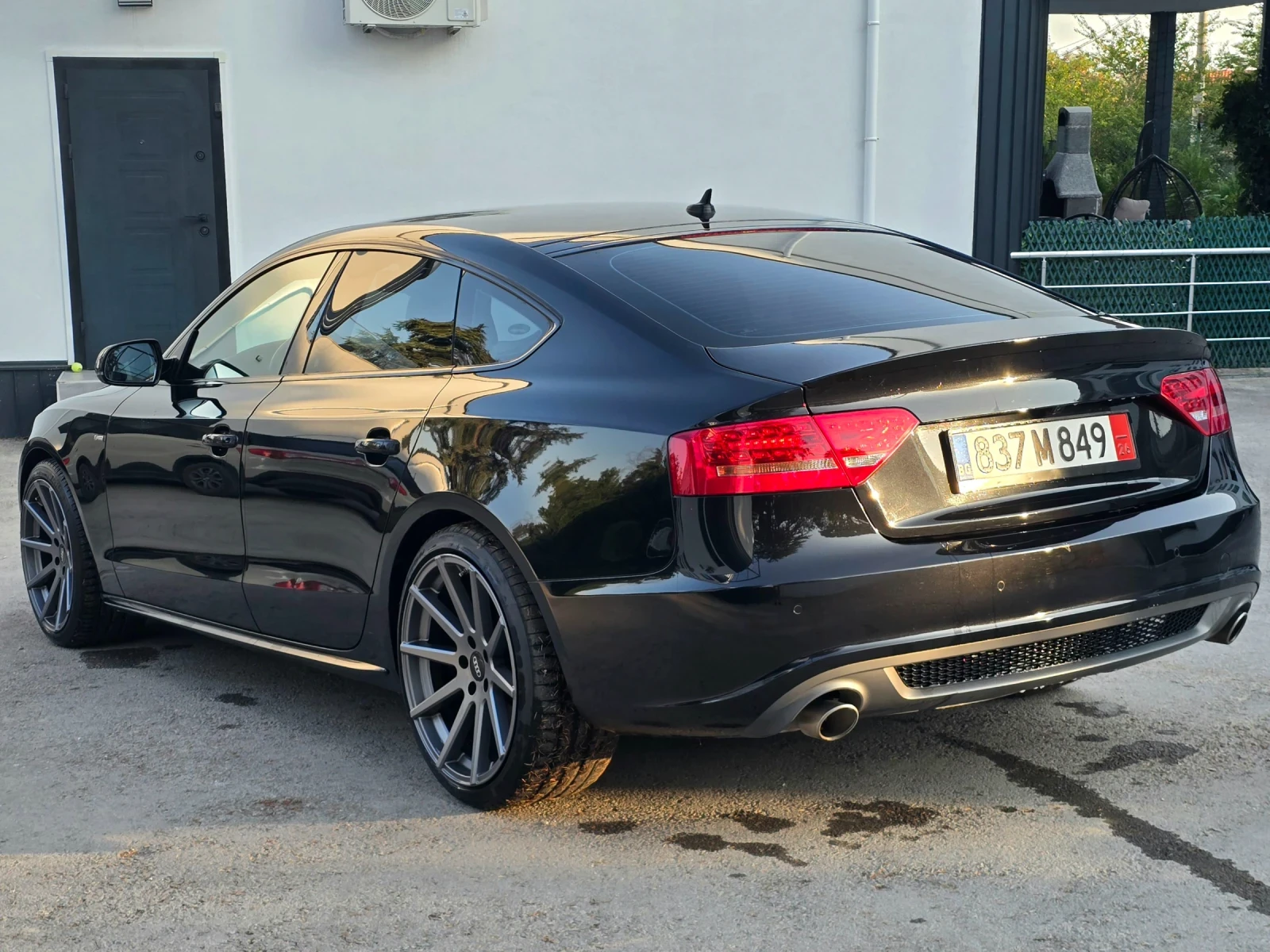 Audi A5 3.0 TDI S-line/Distronic/B&O/Keyle/Blind Spot/Lain, снимка 4 - Автомобили и джипове - 55973732