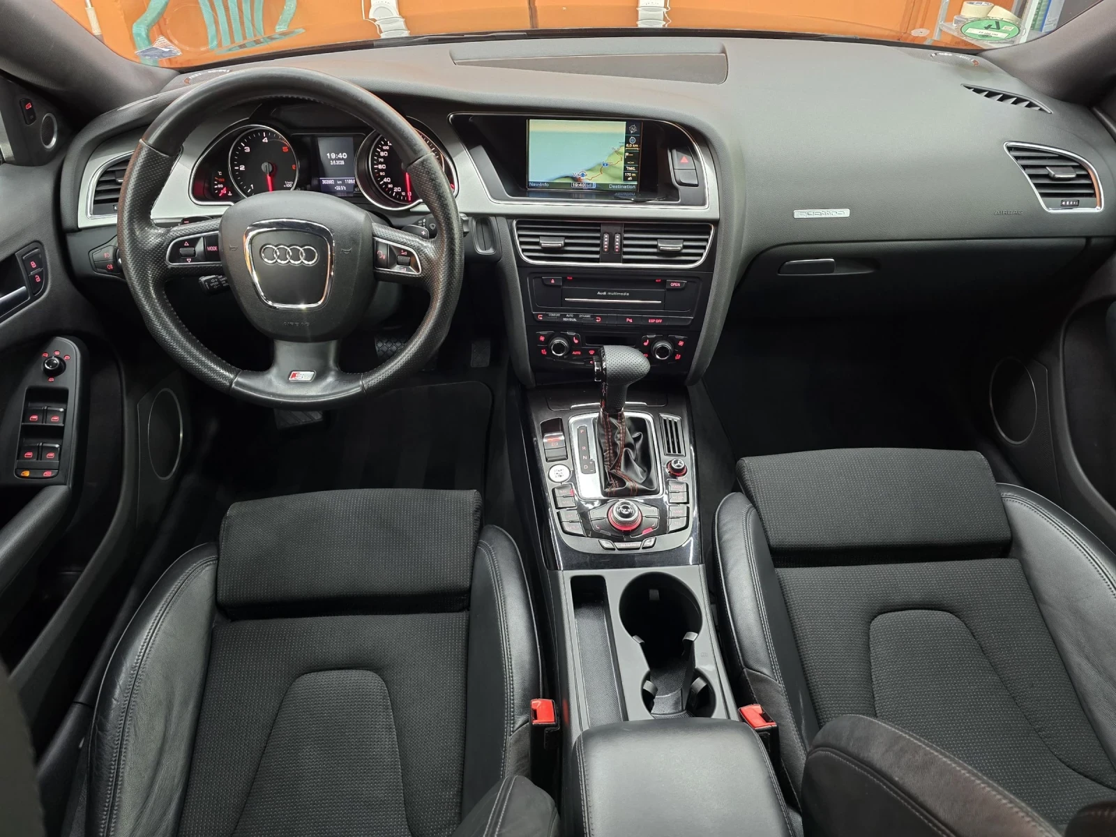 Audi A5 3.0 TDI S-line/Distronic/B&O/Keyle/Blind Spot/Lain, снимка 15 - Автомобили и джипове - 54962017