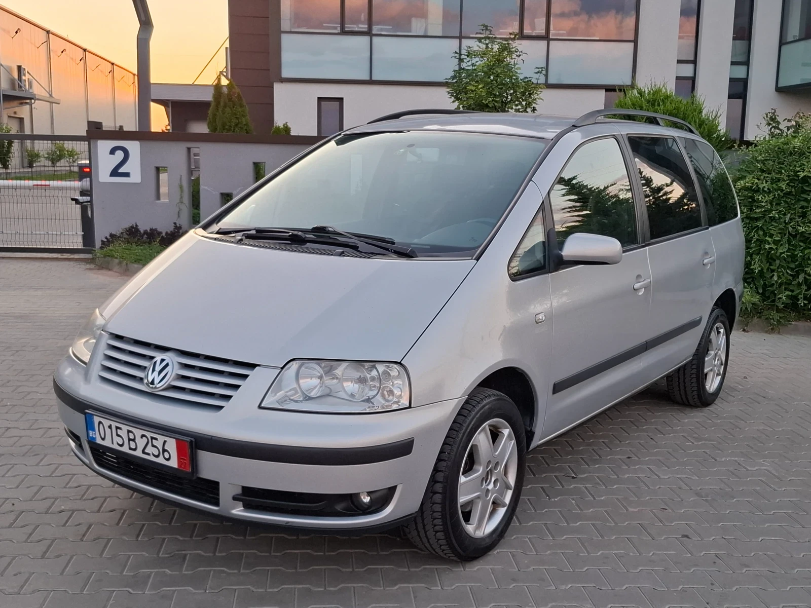 VW Sharan 1.9TDI* (131кс)* * 6-CKOPOCTИ* * НОВ ВНОС* * , снимка 3 - Автомобили и джипове - 55212008