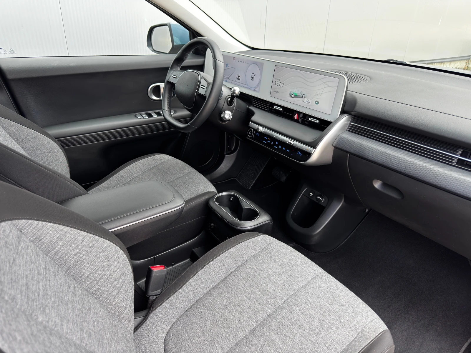 Hyundai Ioniq 5 77.4 kWh Long Range Intuitive, снимка 9 - Автомобили и джипове - 55384712