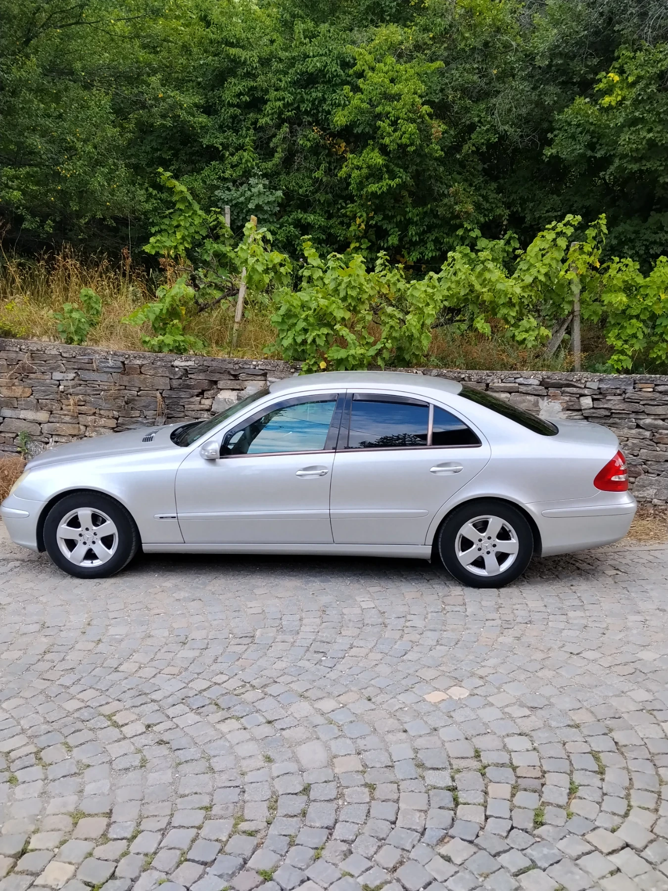 Mercedes-Benz E 220