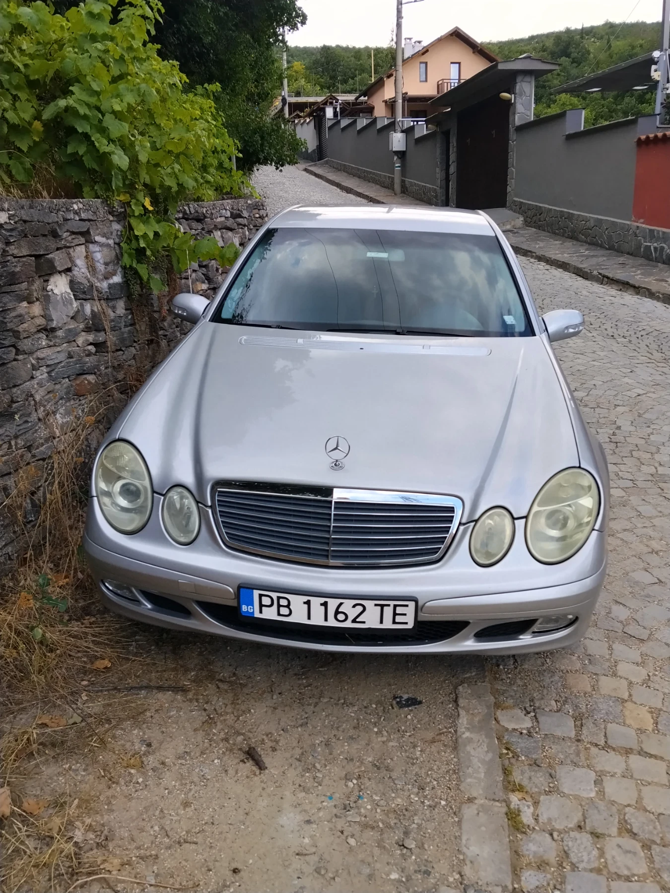 Mercedes-Benz E 220, снимка 5 - Автомобили и джипове - 55709613