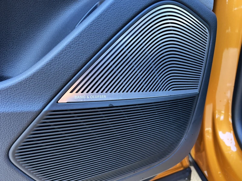 Audi Q8 50 TDI/S-LINE/QUATTRO/B&O 3D/MATRIX/PANO/HUD/360/, снимка 9 - Автомобили и джипове - 52077565