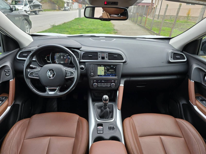 Renault Kadjar 1.5 DCI EURO6/Panorama/Kamera/BOSE, снимка 10 - Автомобили и джипове - 52649628