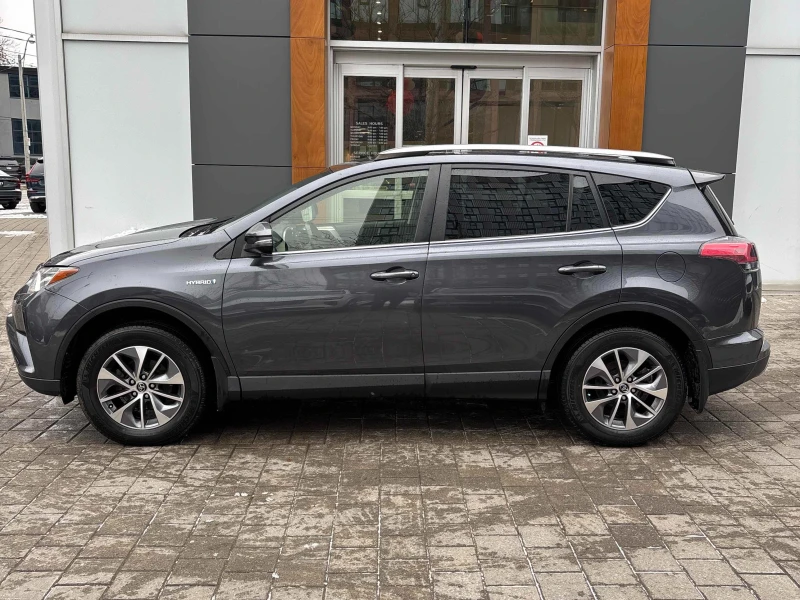 Toyota Rav4 Hybrid* AWD* CARFAX* АВТО КРЕДИТ* , снимка 3 - Автомобили и джипове - 53189385