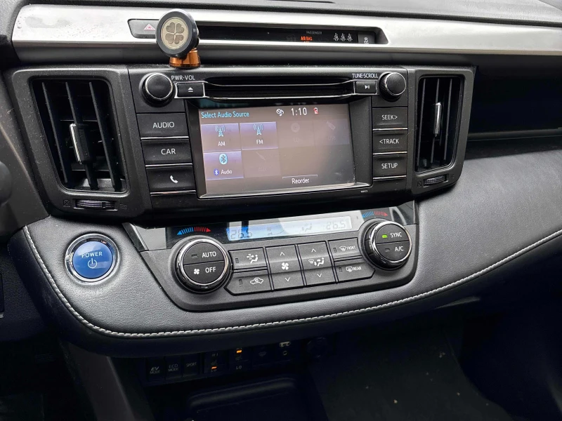 Toyota Rav4 Hybrid* AWD* CARFAX* АВТО КРЕДИТ* , снимка 9 - Автомобили и джипове - 53189385