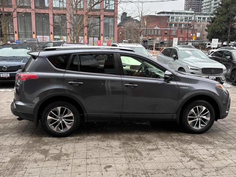 Toyota Rav4 Hybrid* AWD* CARFAX* АВТО КРЕДИТ* , снимка 4 - Автомобили и джипове - 53189385