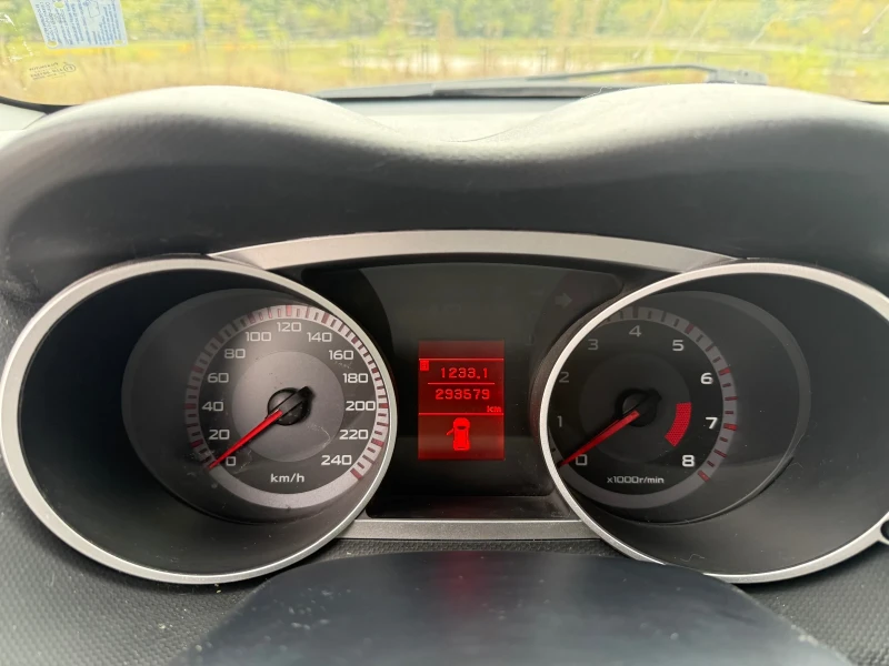 Citroen C-Crosser, снимка 16 - Автомобили и джипове - 53196148