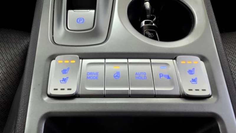 Hyundai Kona 64КWh/Premium/SOH100%Blue Link, снимка 14 - Автомобили и джипове - 53521325