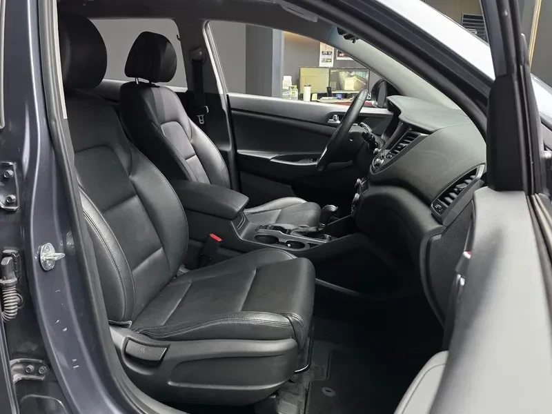 Hyundai Tucson 1.7 2WD MODERN, снимка 11 - Автомобили и джипове - 55796459