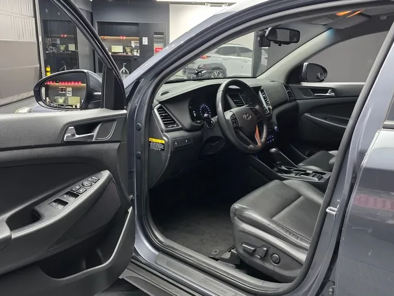 Hyundai Tucson 1.7 2WD MODERN, снимка 10 - Автомобили и джипове - 55796459