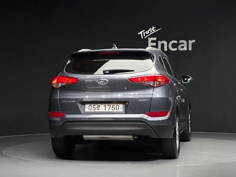 Hyundai Tucson 1.7 2WD MODERN, снимка 4 - Автомобили и джипове - 55796459
