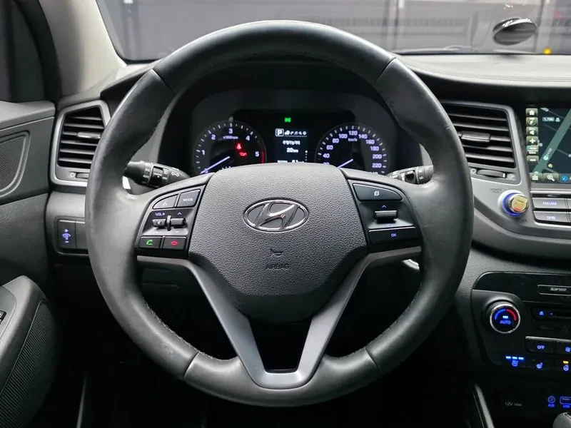 Hyundai Tucson 1.7 2WD MODERN, снимка 13 - Автомобили и джипове - 55796459