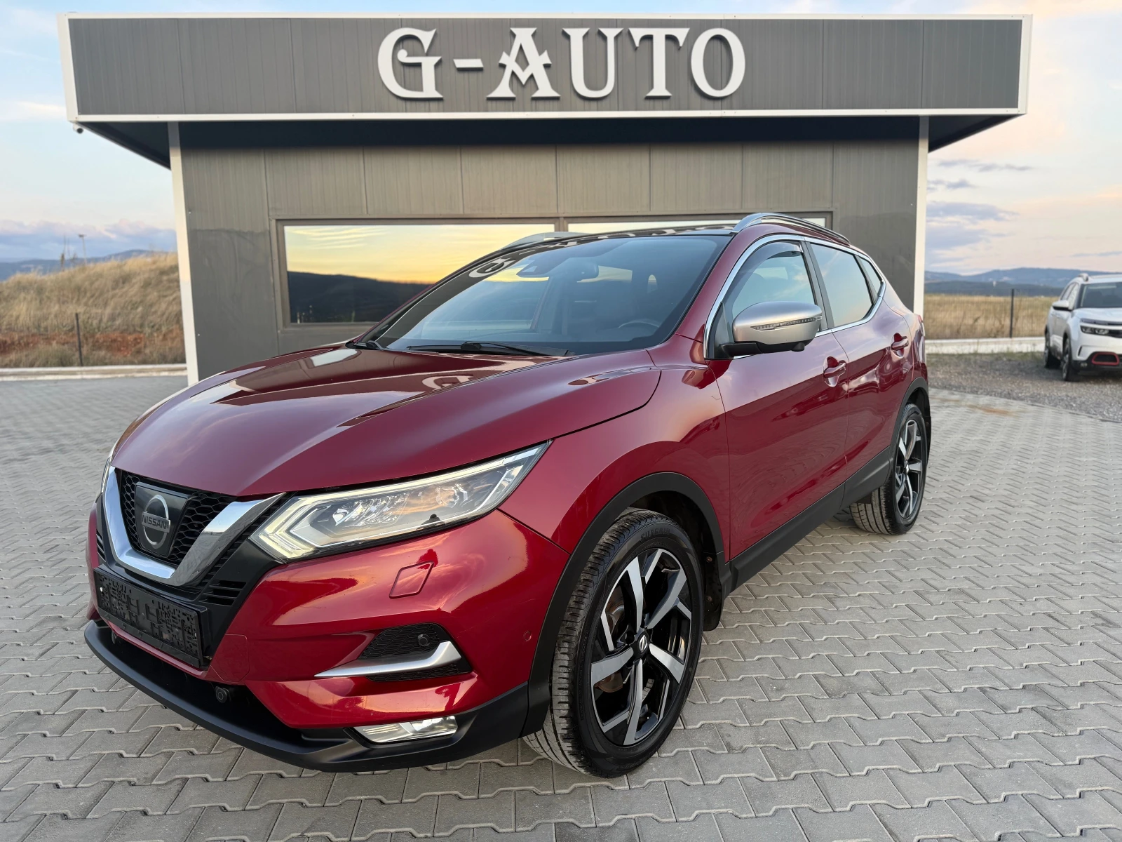 Nissan Qashqai 1.6 dci 130 ks TEKNA + , снимка 1