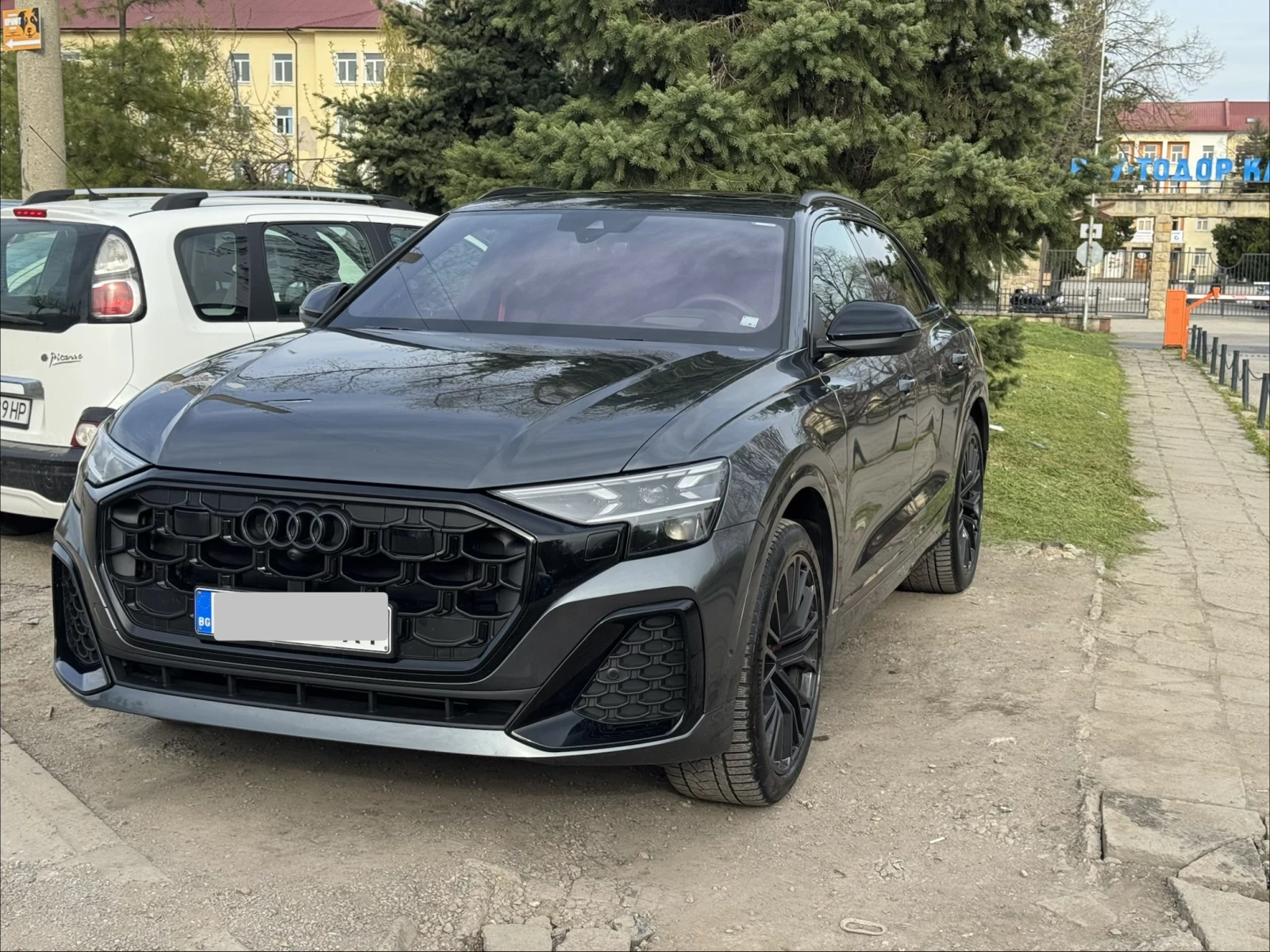 Audi Q8 FL S Line Всички екстри! Лизинг! Гаранция!