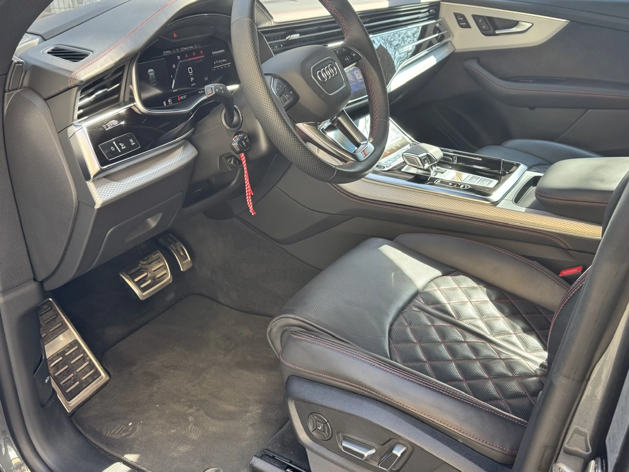 Audi Q8 FL S Line Всички екстри! Лизинг! Гаранция!, снимка 17 - Автомобили и джипове - 53884533