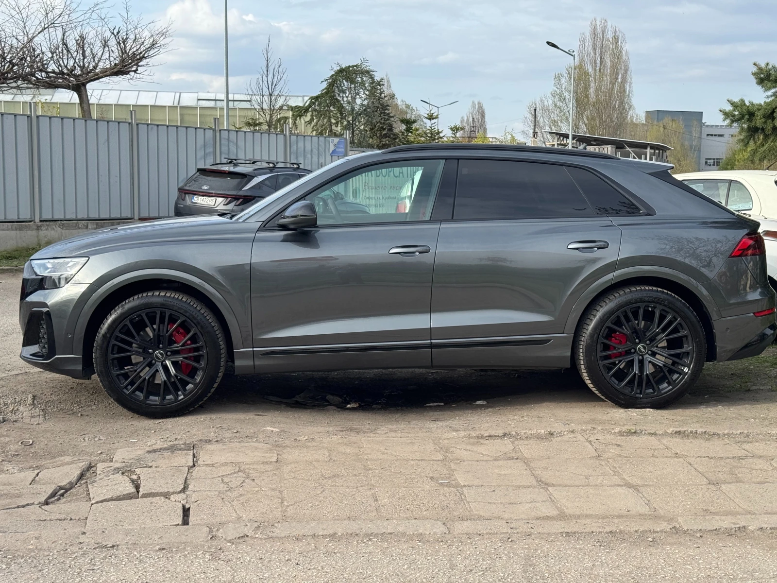 Audi Q8 FL S Line Всички екстри! Лизинг! Гаранция!, снимка 6 - Автомобили и джипове - 54356153