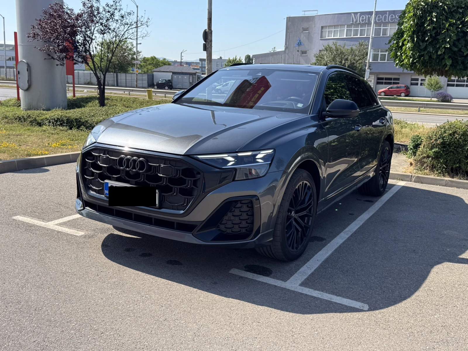 Audi Q8 FL Всички екстри! Лизинг! Гаранция!, снимка 2 - Автомобили и джипове - 54949627