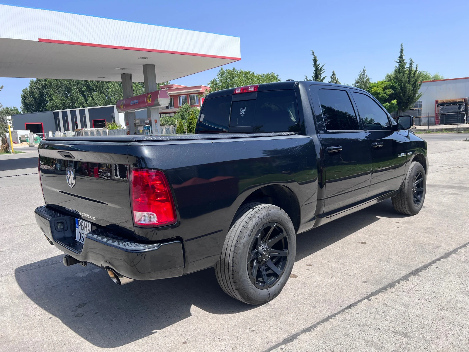 Dodge RAM 1500 RAM 1500 5, 7 HEMI - изображение 3