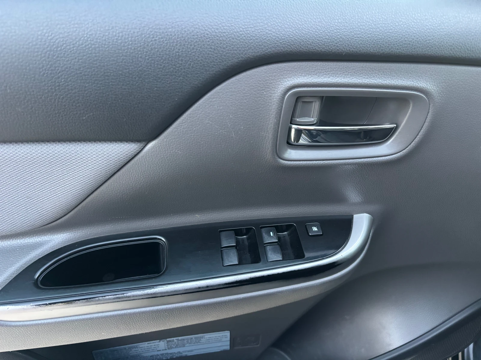 Mitsubishi L200 2.4Di-D  | Mobile.bg   11