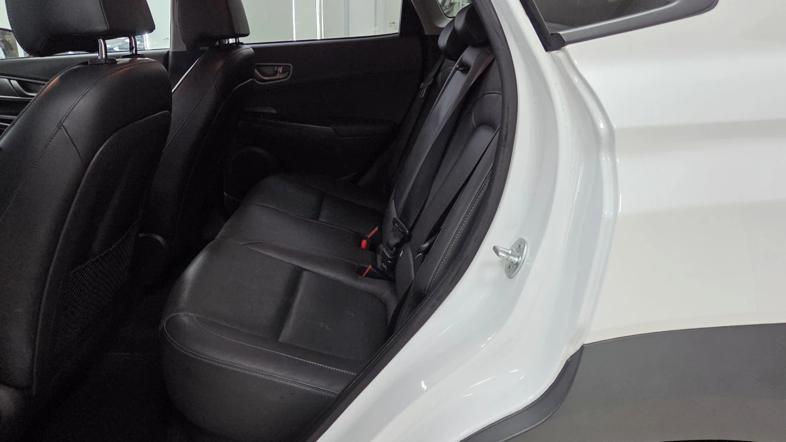 Hyundai Kona 64КWh/Premium/SOH100%Blue Link - изображение 8