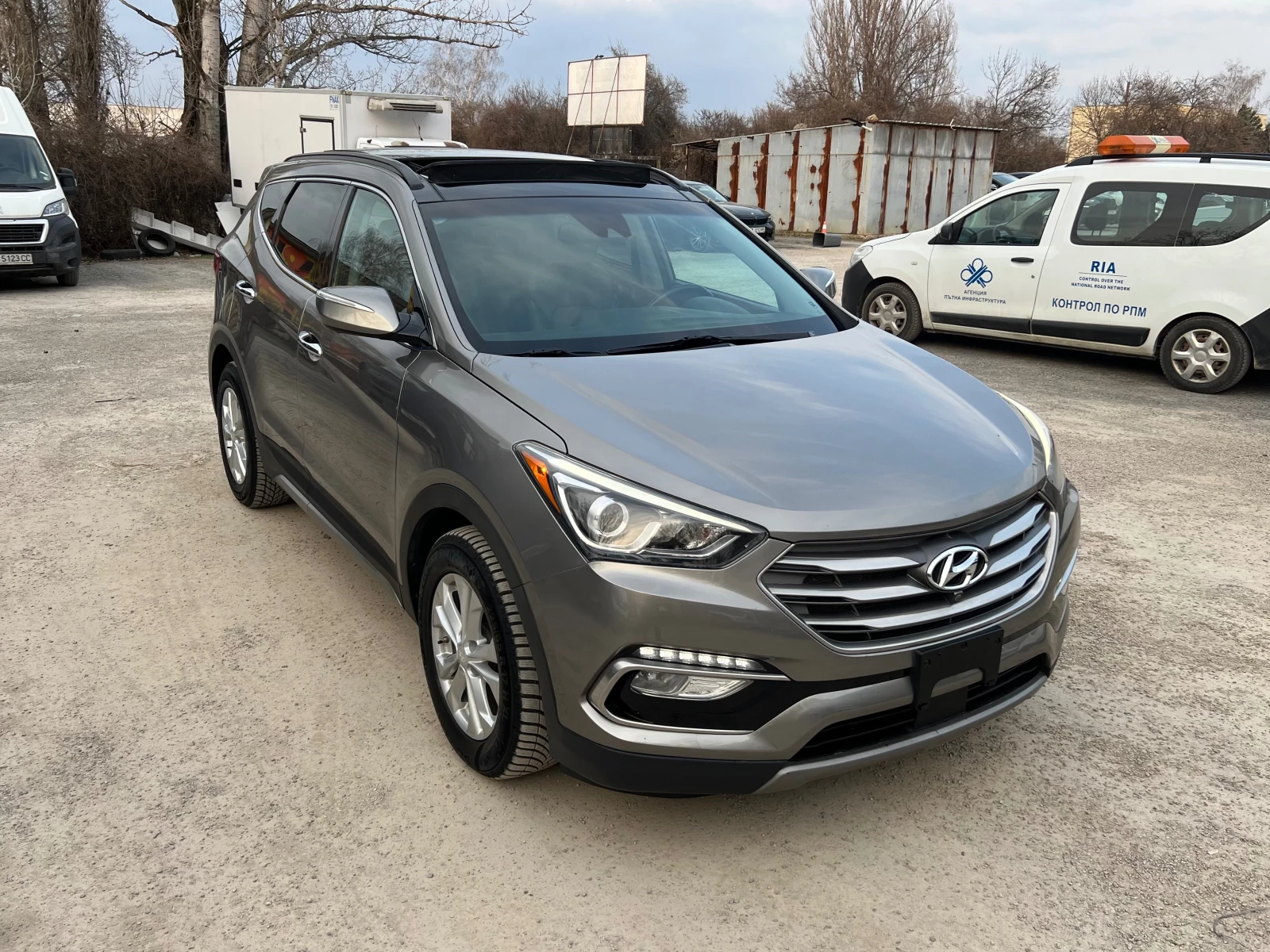 Hyundai Santa fe -360 -Камери+ Панорама+ Кожа+ Обдухване+ FULL-Екст, снимка 3 - Автомобили и джипове - 53894602