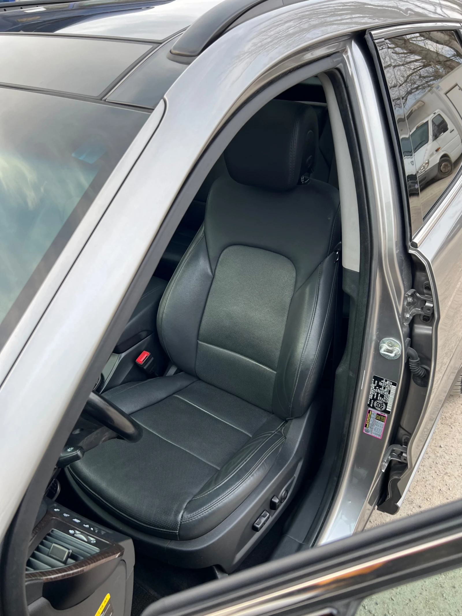 Hyundai Santa fe -360 -Камери+ Панорама+ Кожа+ Обдухване+ FULL-Екст, снимка 9 - Автомобили и джипове - 53894602