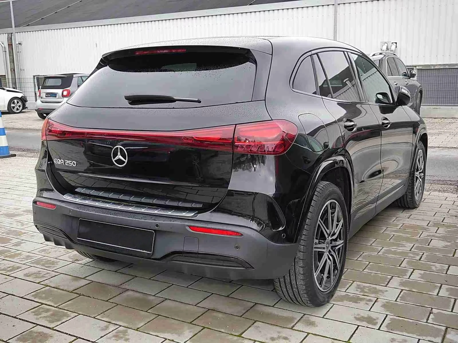 Mercedes-Benz EQA 250 AMG/FACELIFT/NIGHT/CAMERA/, снимка 4 - Автомобили и джипове - 53911407