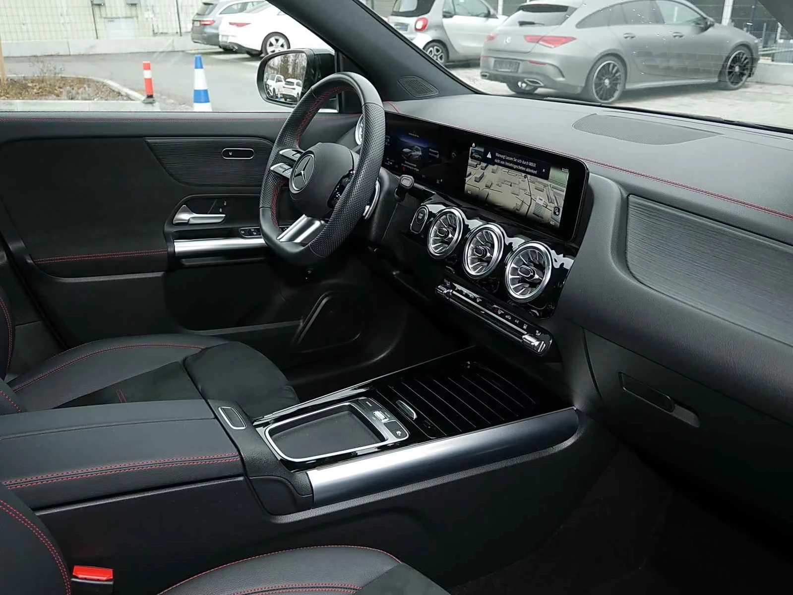 Mercedes-Benz EQA 250 AMG/FACELIFT/NIGHT/CAMERA/, снимка 8 - Автомобили и джипове - 53911407