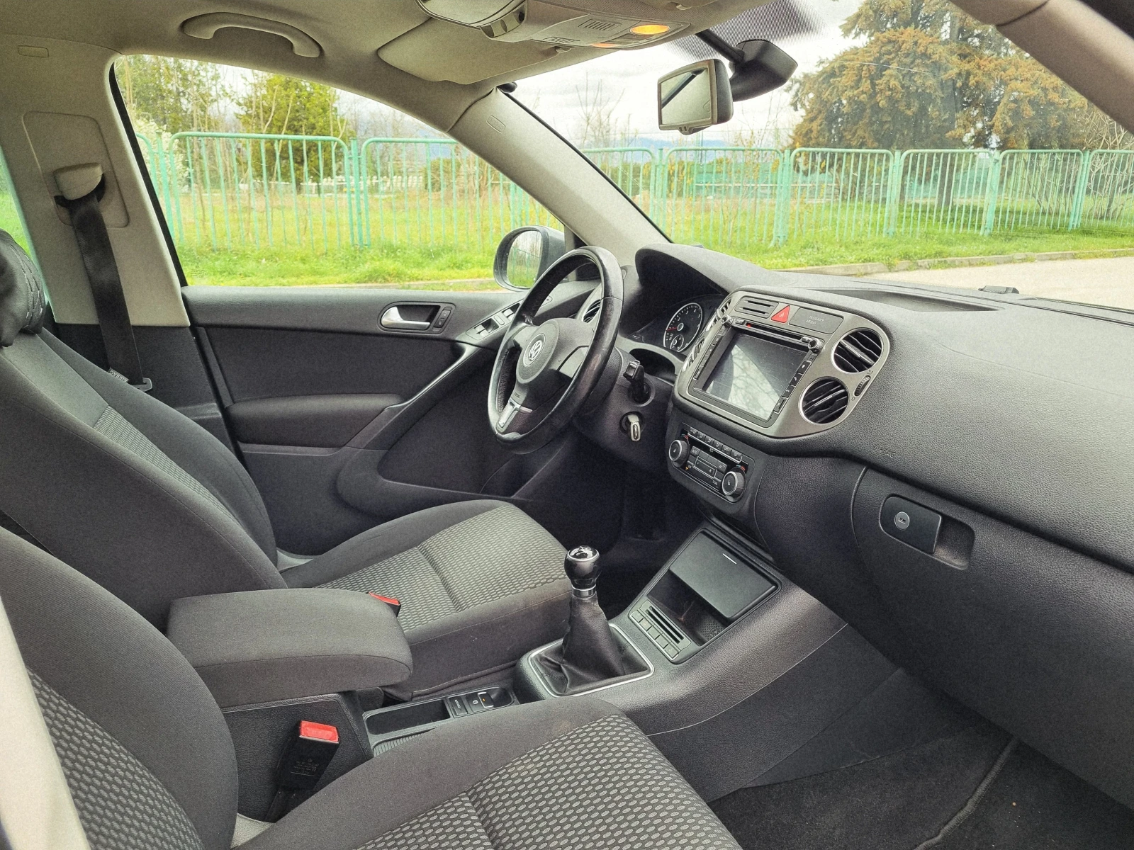 VW Tiguan, снимка 7 - Автомобили и джипове - 54099540