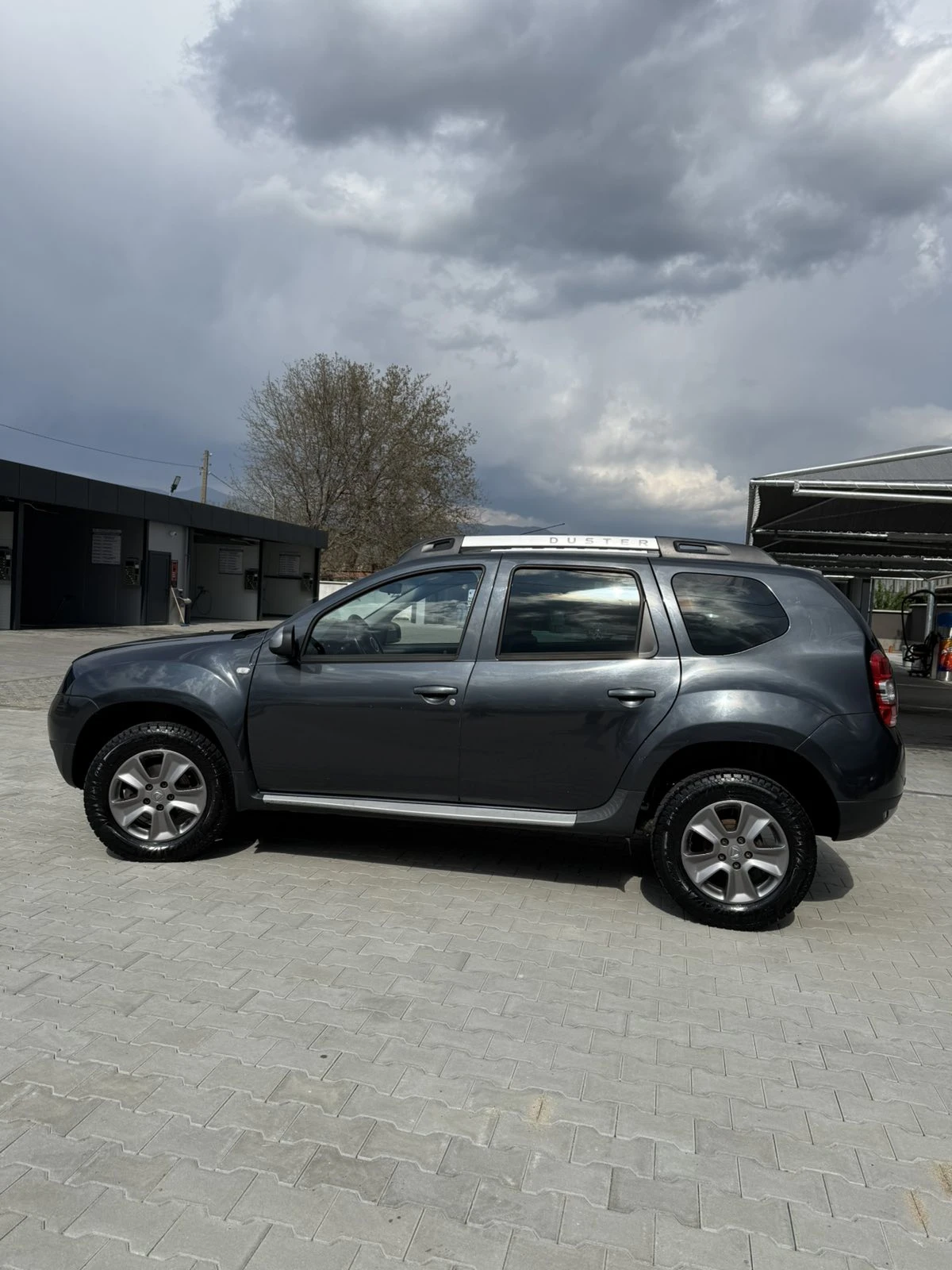 Dacia Duster, снимка 4 - Автомобили и джипове - 54261042