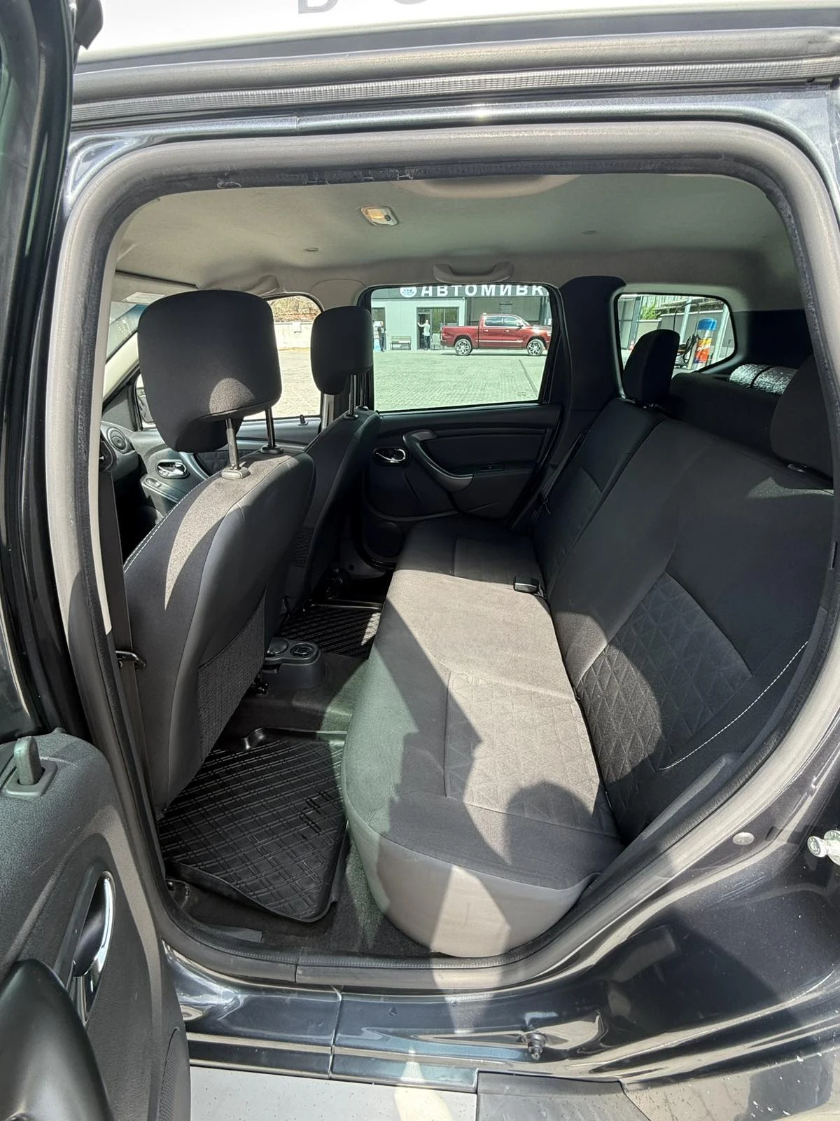 Dacia Duster, снимка 6 - Автомобили и джипове - 54261042