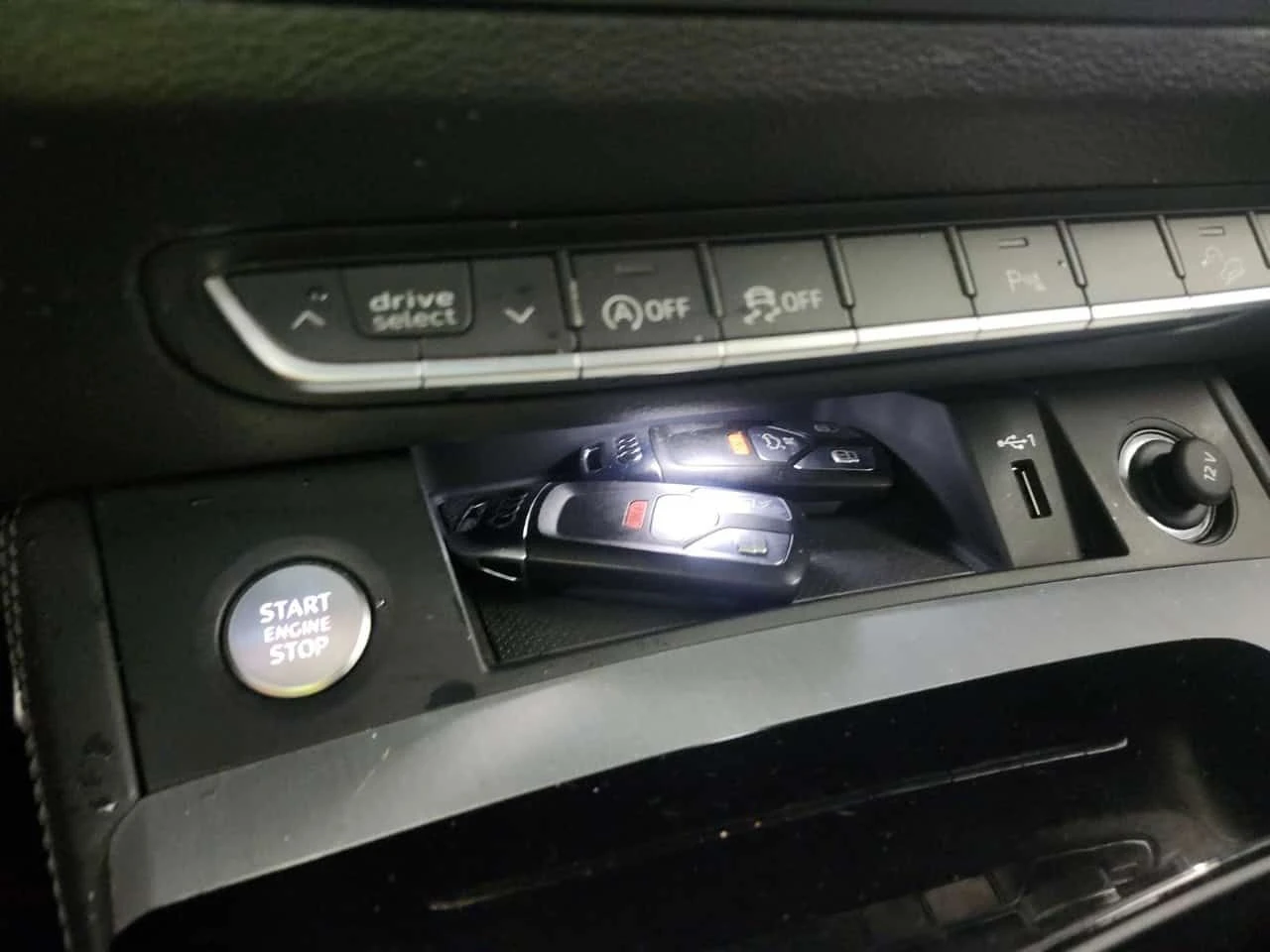 Audi Q5 PROGRESSIV| DISTRONIC| PANORAMA| AMBIENT| 2 КЛЮЧА|, снимка 10 - Автомобили и джипове - 54762617